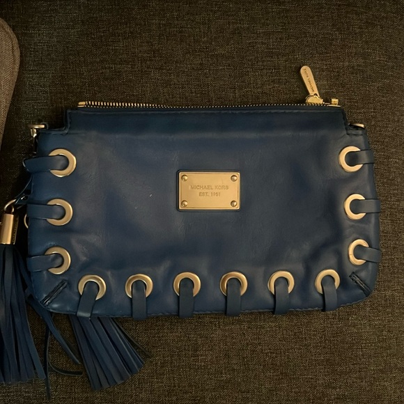 Blue Michael Kors purse with gold hardware - Picture 1 of 4